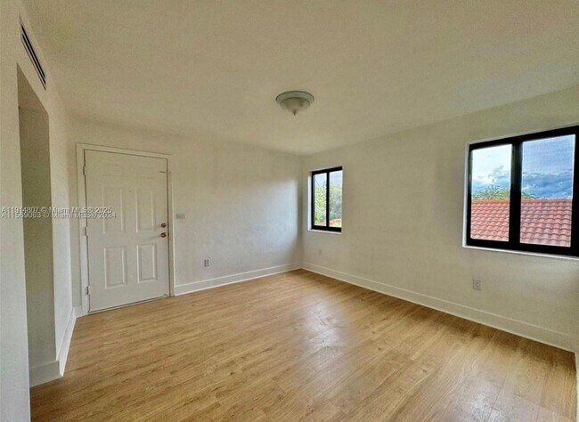 Photo - 3520 SW 25th St Unit 3520