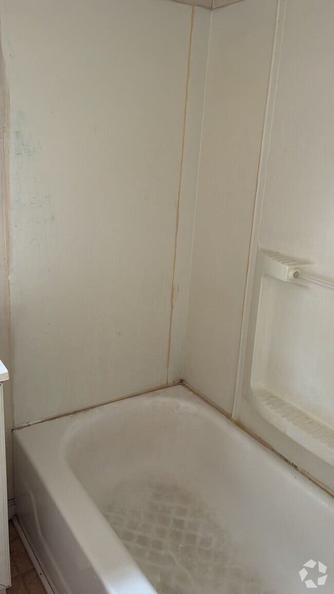 Building Photo - 436 Wood St Rental