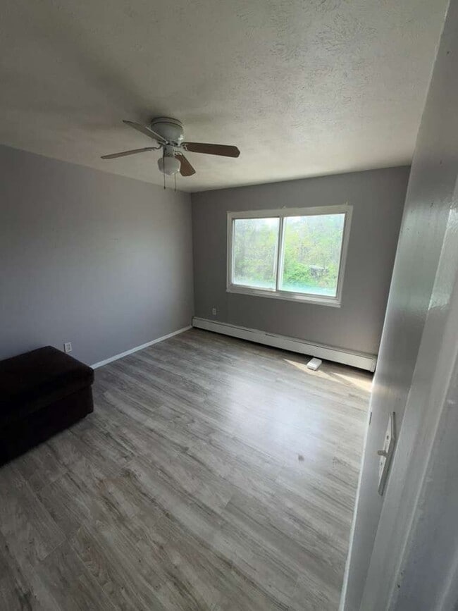 Photo - 3265 E 143rd St Unit 303