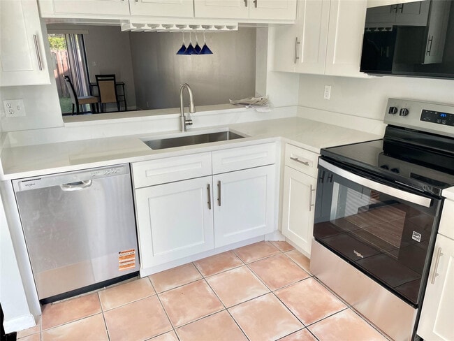 Photo - 2700 S Oakland Forest Dr