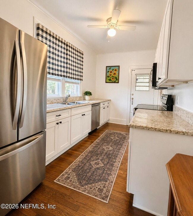 Photo - 1765 Canterbury St