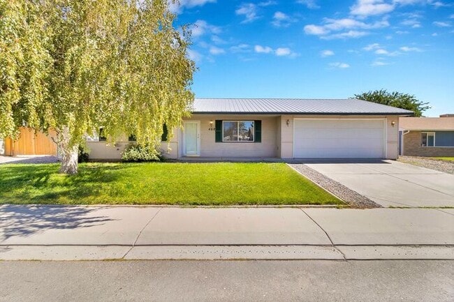 Building Photo - Charming 3-Bed, 2-Bath Home in Clifton, CO