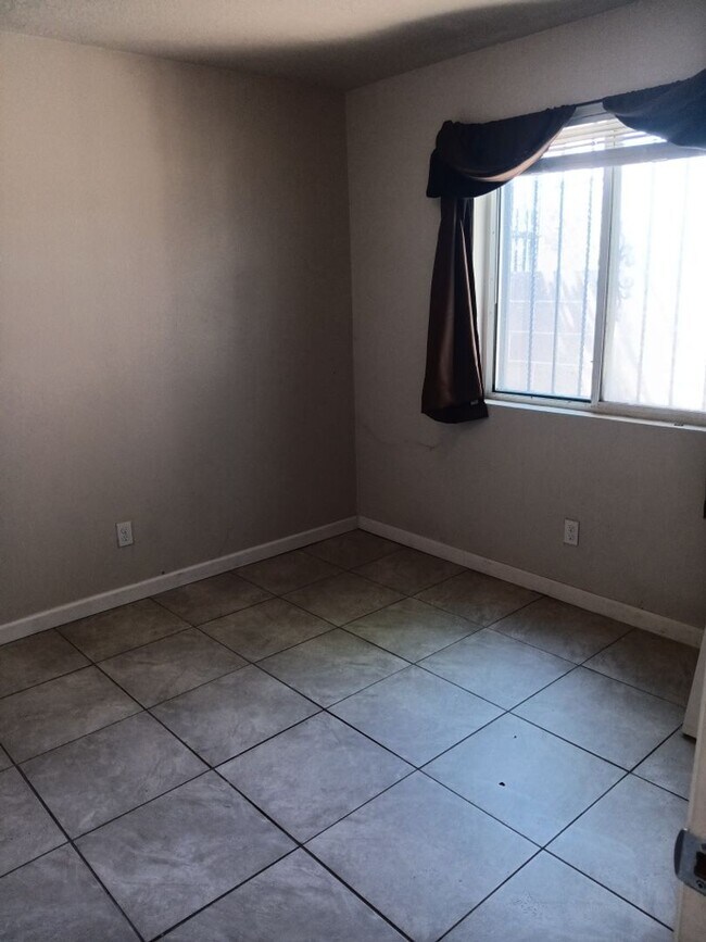 320 Grove St NE Unidad A