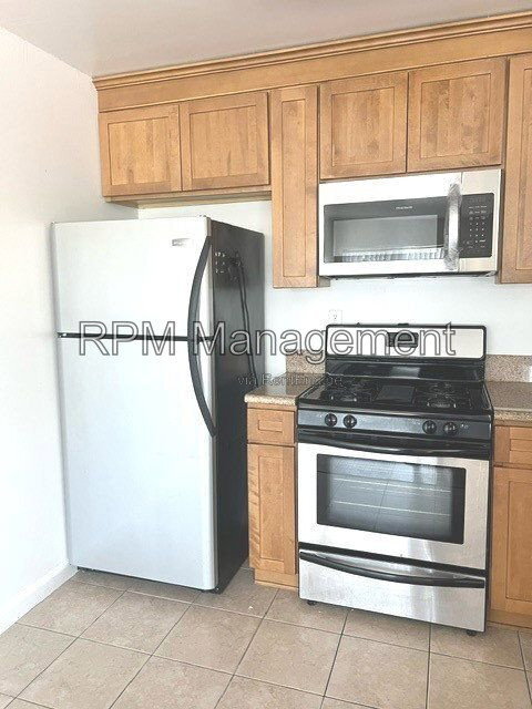 Photo - 20327 Saticoy St Unidad 307