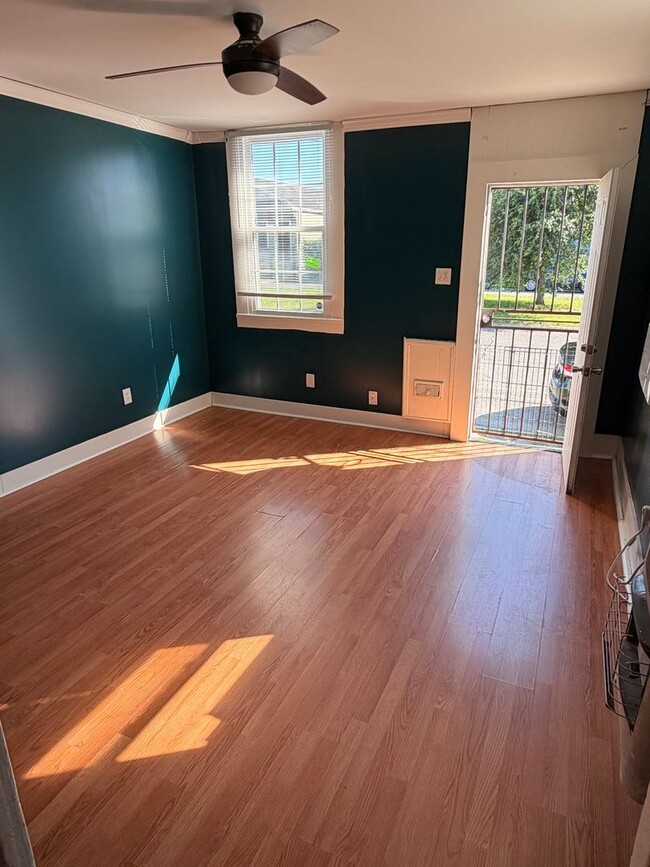 Photo - 2831-2831 Orleans Ave Unit 2831
