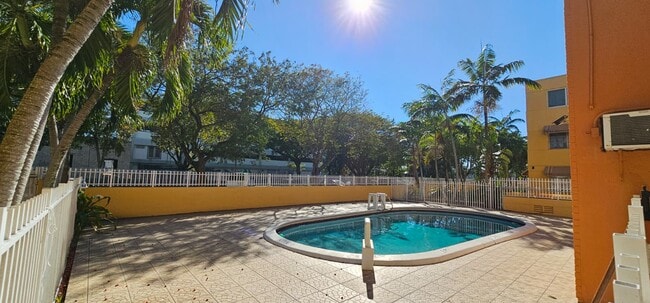 Photo - 1851 NE 168th St Unidad C11