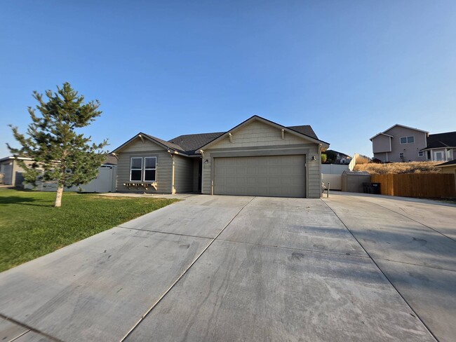 Building Photo - 6009 Pimlico Dr