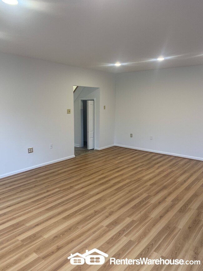 Photo - 304 Magothy Rd