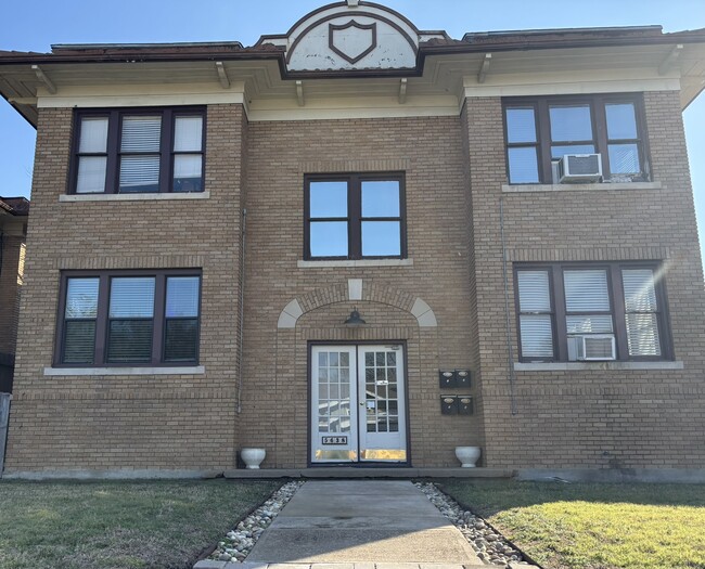 Building Photo - 5638 Richard Ave Unit 2