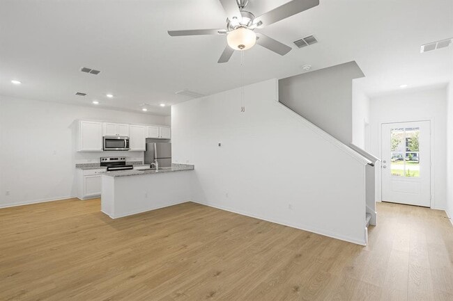 Photo - 120 Desert Hare Dr