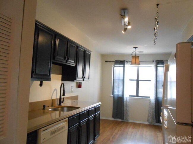 Photo - 512 Sharon Garden Ct