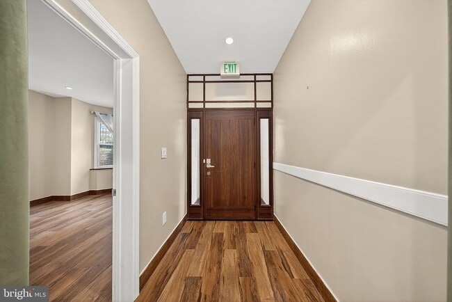 Photo - 817 6th St NW