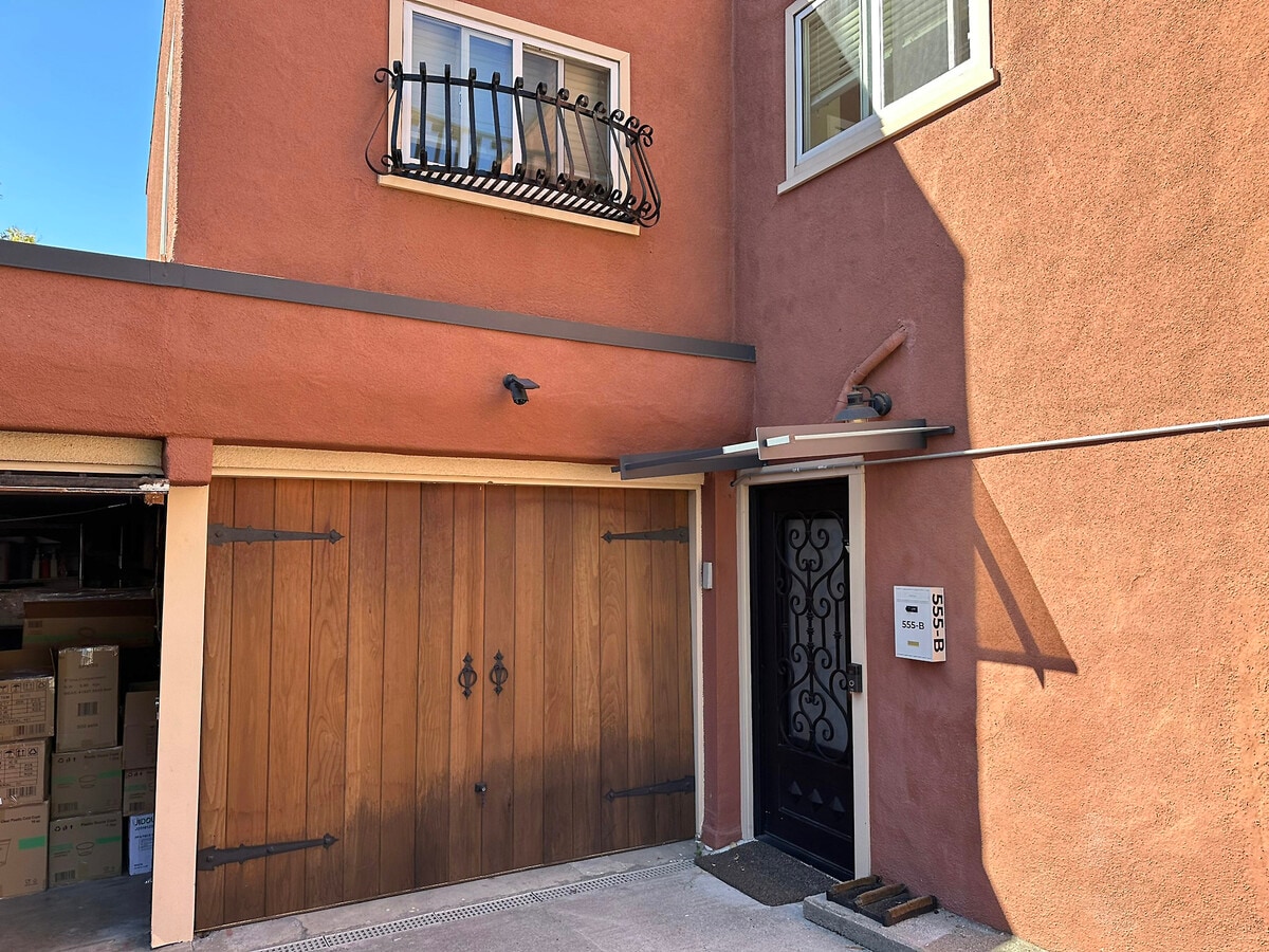 Photo - 555 Key Blvd