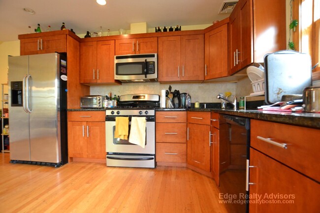 Photo - 32 Arden St Apartments Unit 2