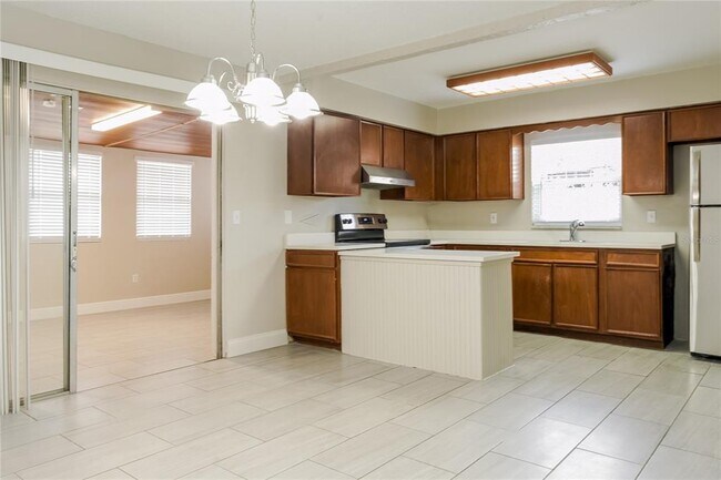 Photo - 7130 Chaucer Ln