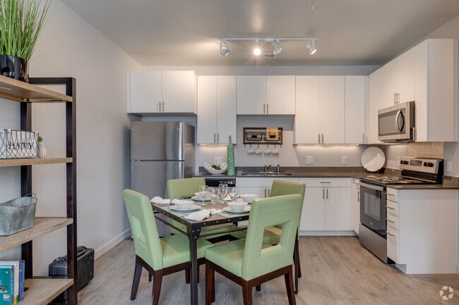 1BR, 1BA - 680SF