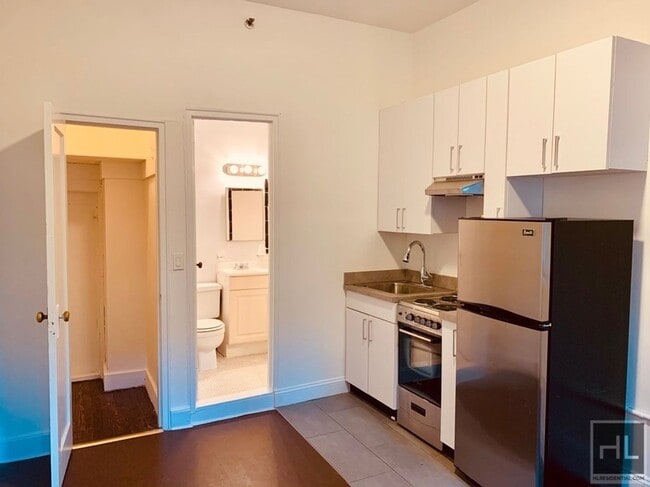 Building Photo - SECOND AVENUE Unit 4A