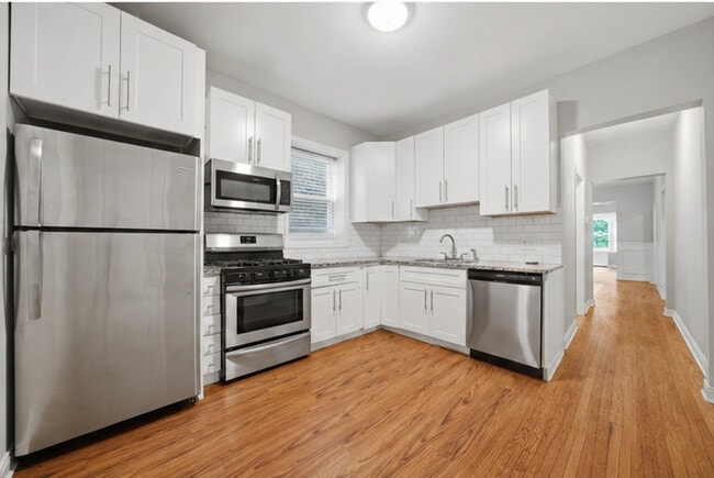 Photo - 5039 W Cullom Ave Unit 1