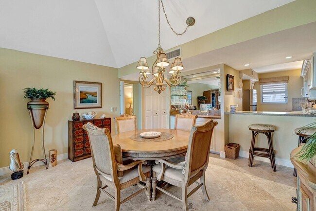 Photo - 1555 NE Ocean Blvd Unidad 402