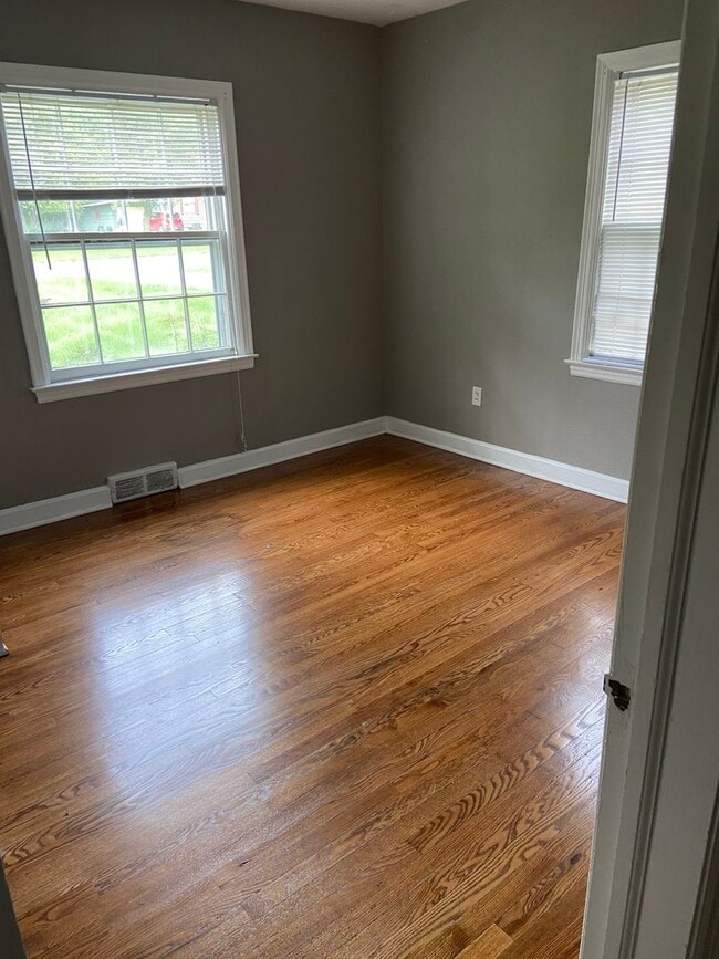 Photo - 918 W Stewart Rd Unit 918 W Stewart