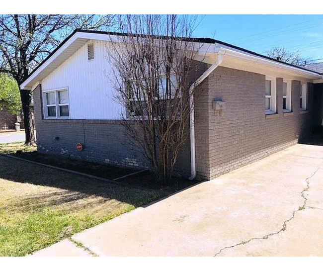 Building Photo - 2801 53rd St Rental
