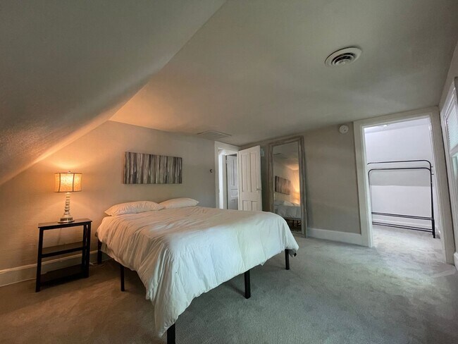 Photo - 938 E Dayton St Unidad 3