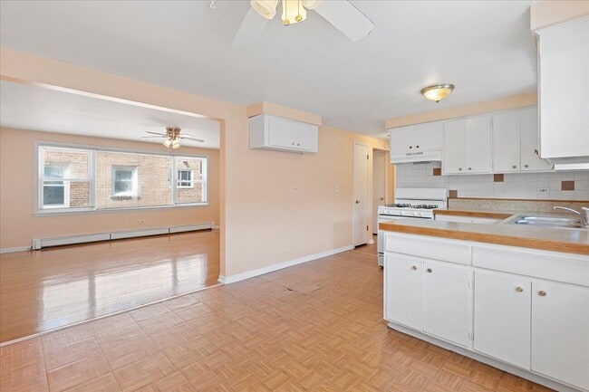 Photo - 2650 W Touhy Ave Unit 2N