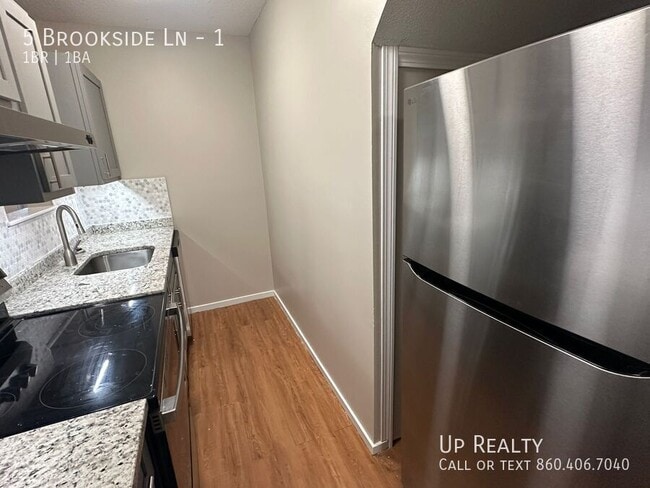 Building Photo - 5 Brookside Ln Unit 1 Rental