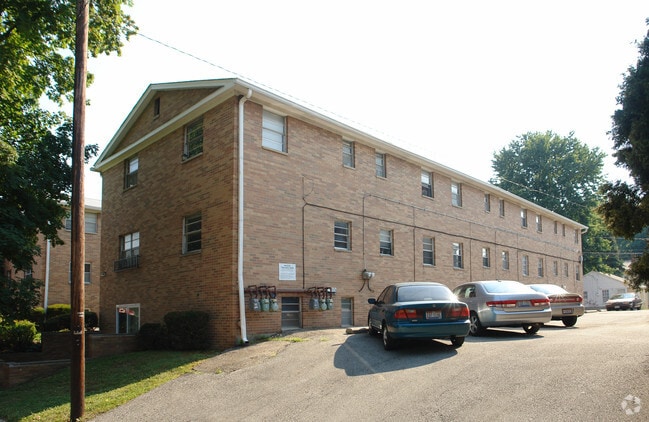 Photo - 1444 Worthington St