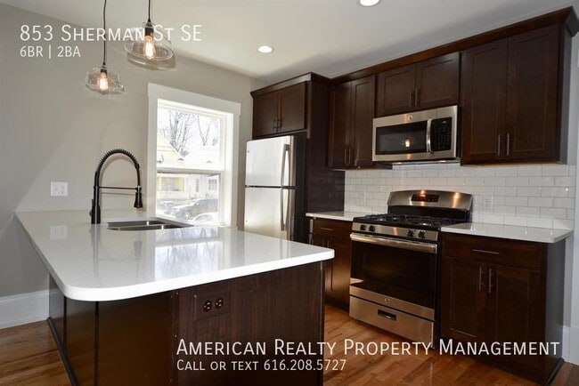 Photo - 853 Sherman St SE