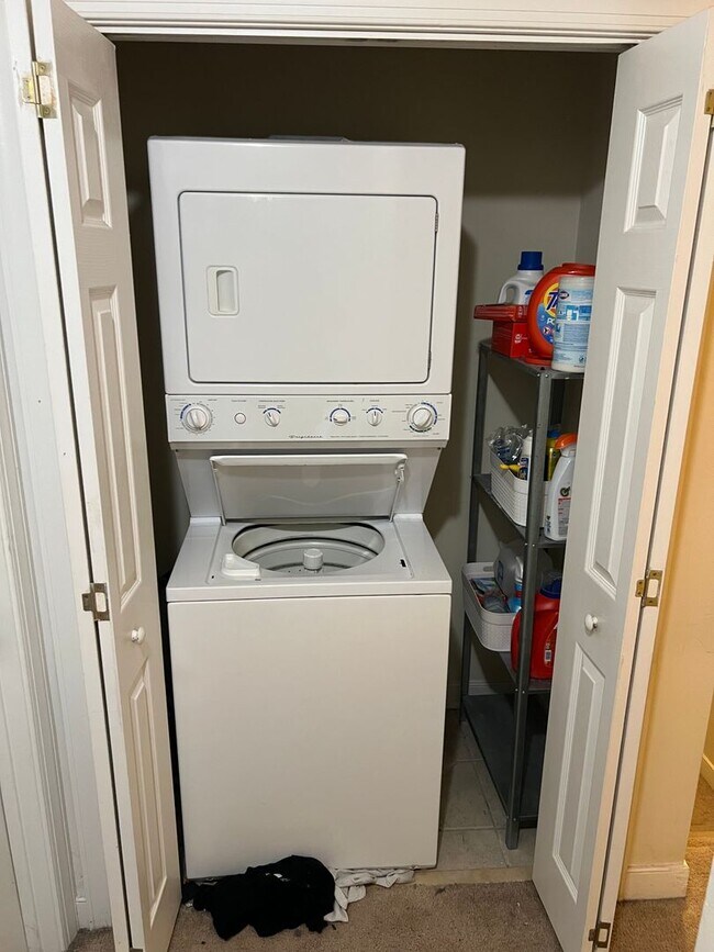 Photo - Gorgeous Single Family Home 4 Bedrooms, 2.5 Baths. Near VCU Just Off Cary Street.