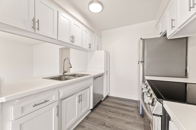 Photo - 10535 Lindley Avenue Apartments