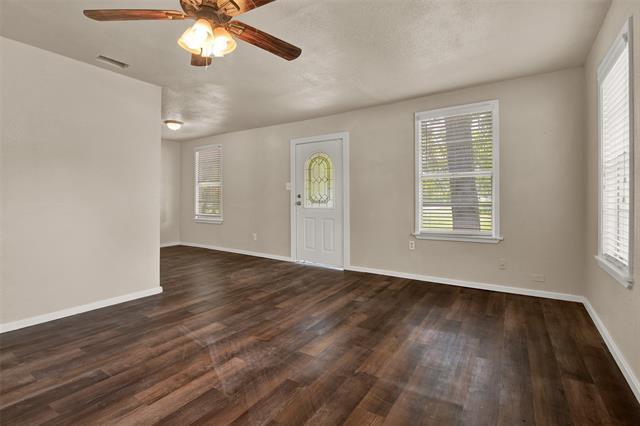Photo - 1477 W Austin St