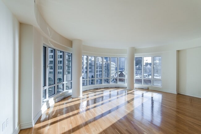 Photo - 2000 Drummond St Unité 401