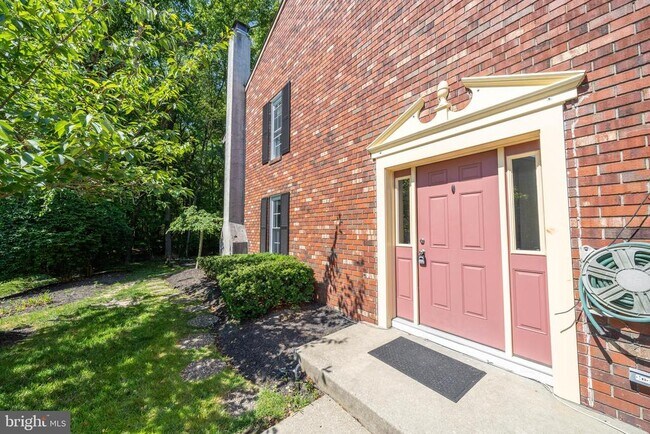 10 Forestview Ct