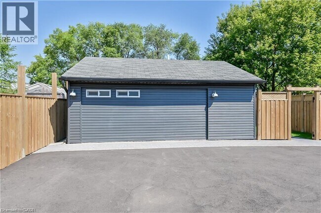 Photo - 43 Mahony Ave