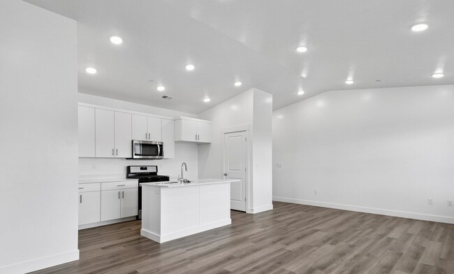 536 N 130 E Unit 204 E