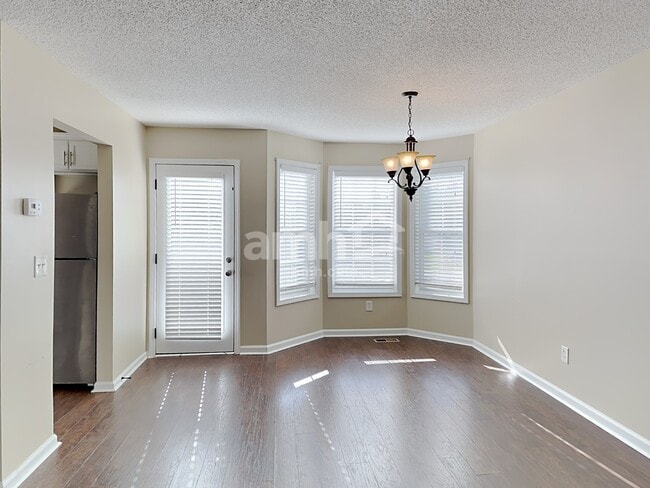 Photo - 123 Ivy Mill Way