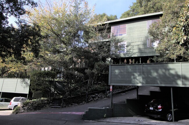 Photo - Contemporary North Berkeley 2 Bedroom Condominium