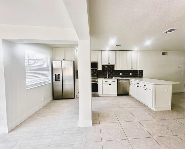 Photo - 19 Colonial Club Dr Unidad 203