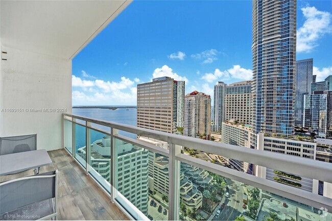 Building Photo - 950 Brickell Bay Dr Unit 2809 Rental