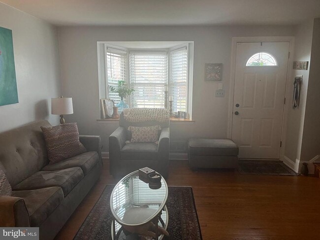 Photo - 1658 Thetford Rd