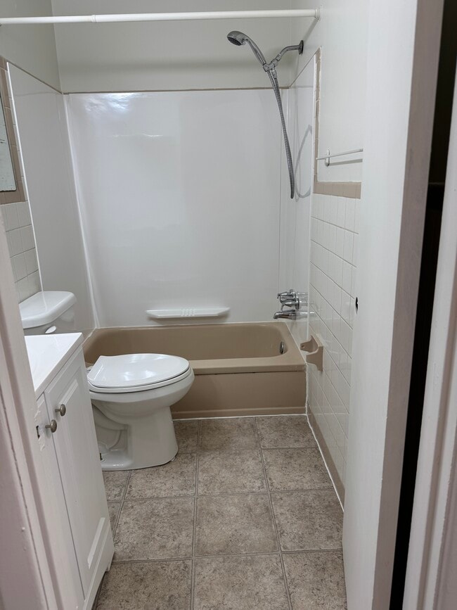 Photo - 1001 White Oak Rd Unit E31