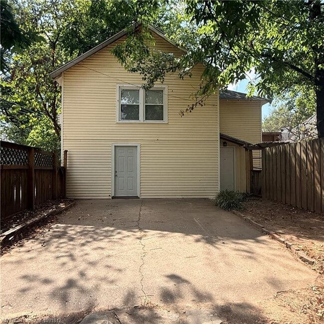 528 N May Ave Unit 2