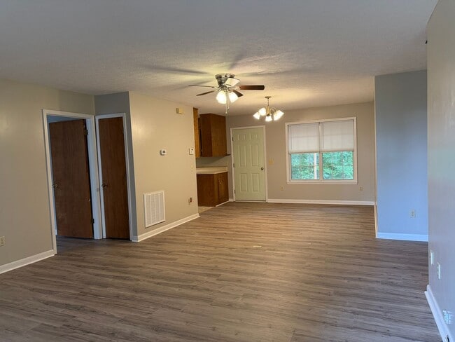 Photo - 4084 Friendship Rd