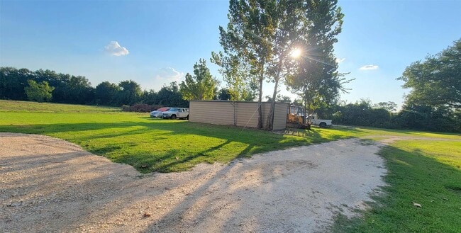 Photo - 405 Battlebell Rd