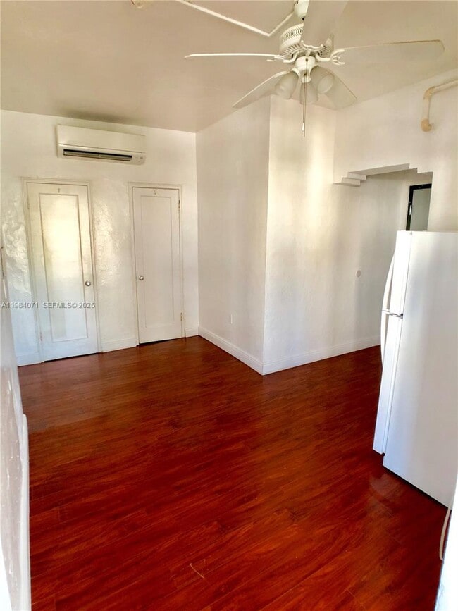 Photo - 901 Collins Ave Unit 201