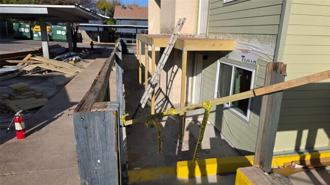 Photo - 2124 Burton Dr Unit 152