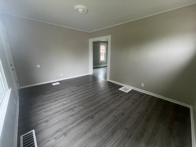 Photo - 3511 Memphis-Lower Unit Lower