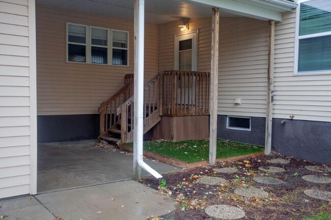 Photo - 1096 Eastern Ave